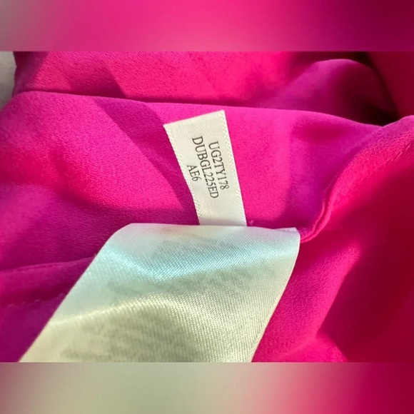 DKNY | Georgette Mock Neck Sleeveless Ruffled Trim Shirt (M) - Picture 5 of 5